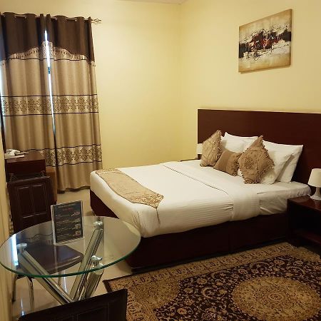 פוג'יירה Raynor Hotel Apartments מראה חיצוני תמונה