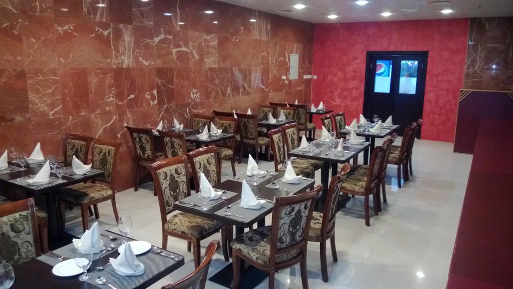 פוג'יירה Raynor Hotel Apartments מראה חיצוני תמונה