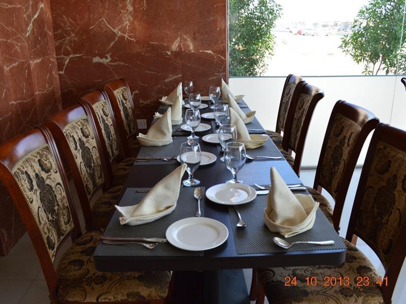 פוג'יירה Raynor Hotel Apartments מראה חיצוני תמונה