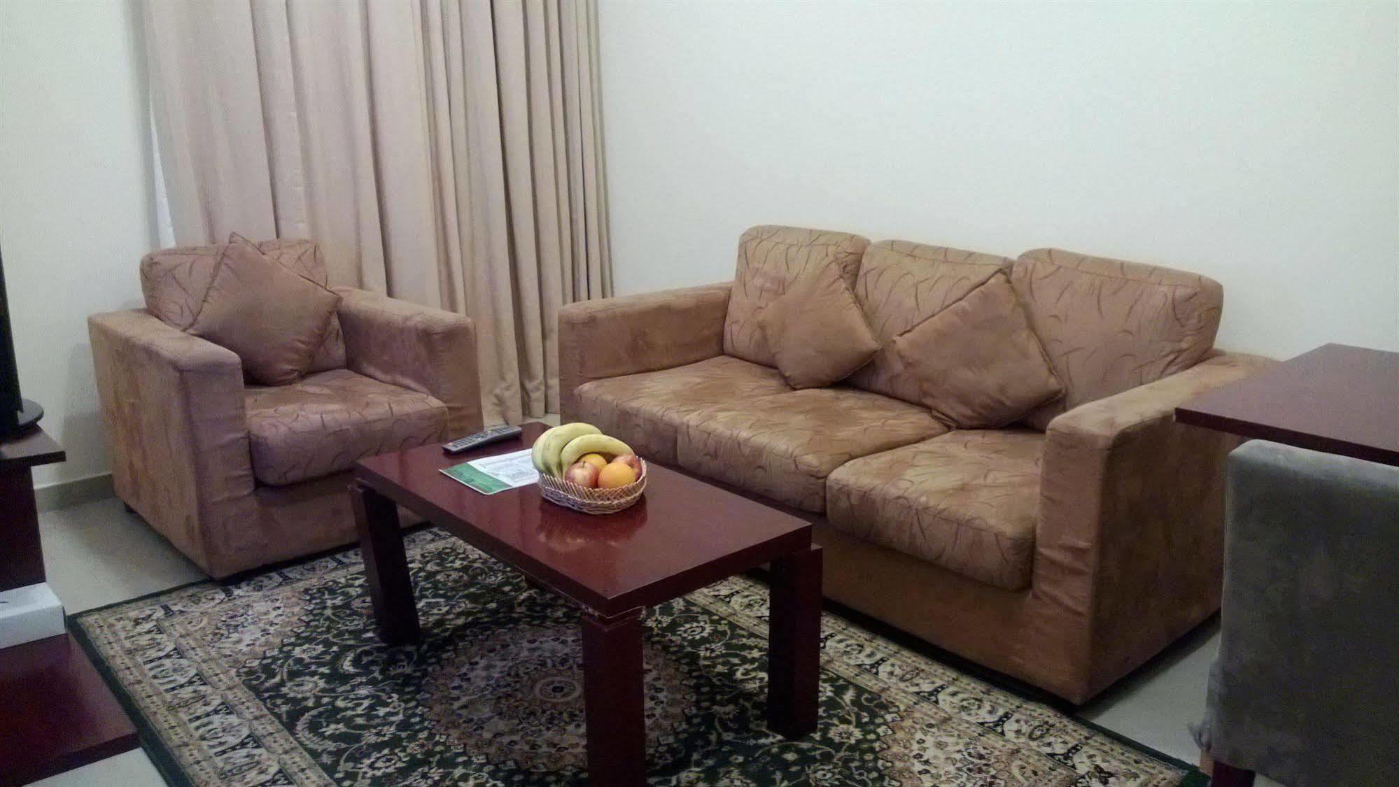 פוג'יירה Raynor Hotel Apartments מראה חיצוני תמונה