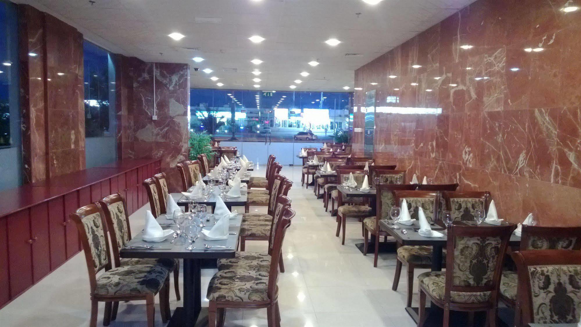פוג'יירה Raynor Hotel Apartments מראה חיצוני תמונה